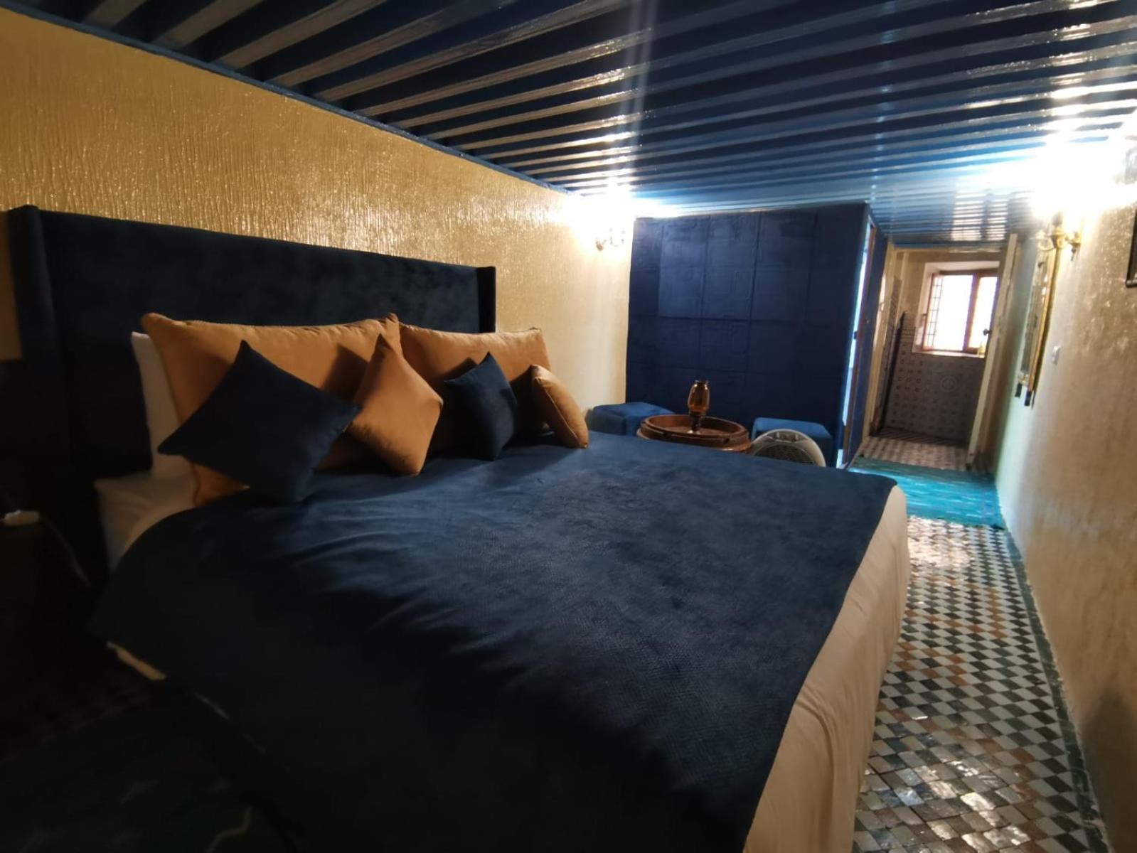 Riad Avec Terrasse Privee Et Piscine Partagee A 300M فاس المظهر الخارجي الصورة